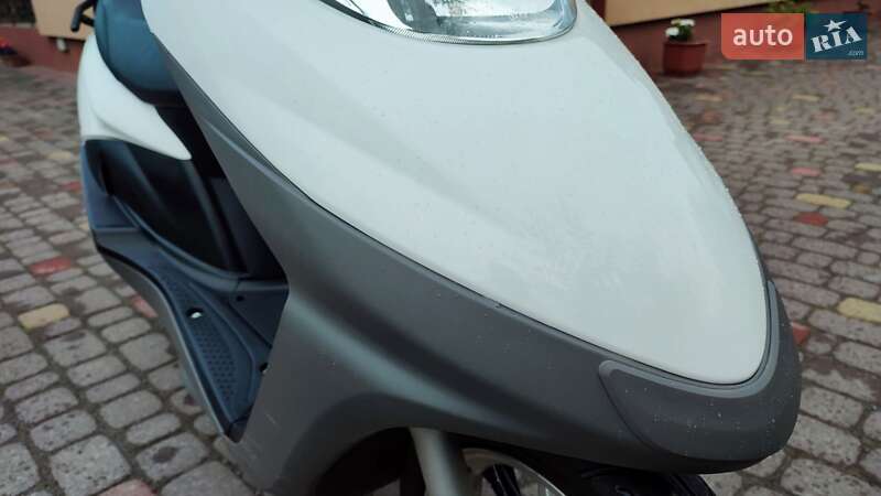 Скутер Honda CHS 125 2014 в Ровно