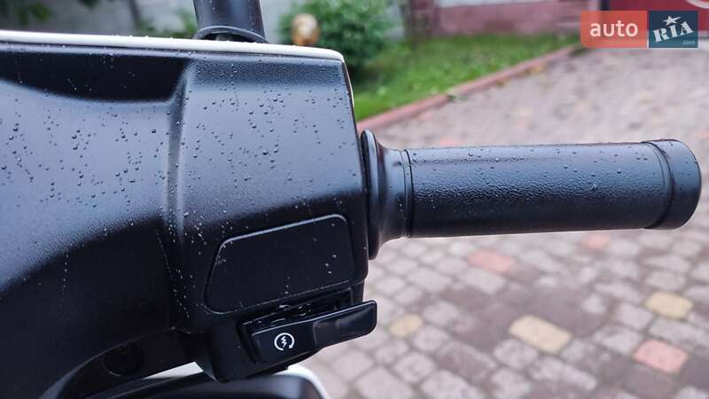 Скутер Honda CHS 125 2014 в Ровно