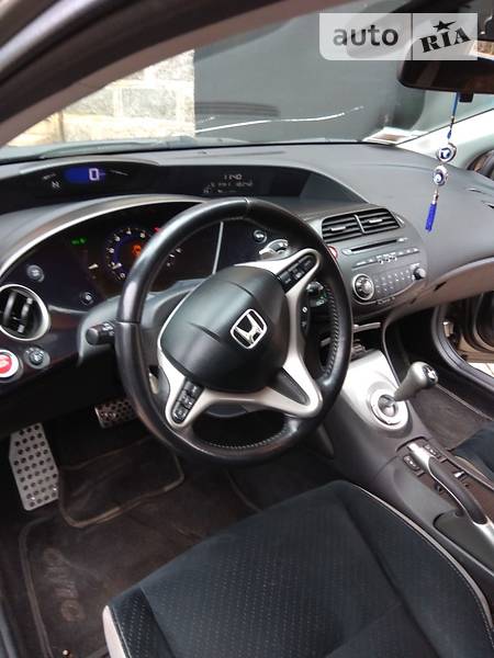 Хэтчбек Honda Civic 2006 в Южноукраинске