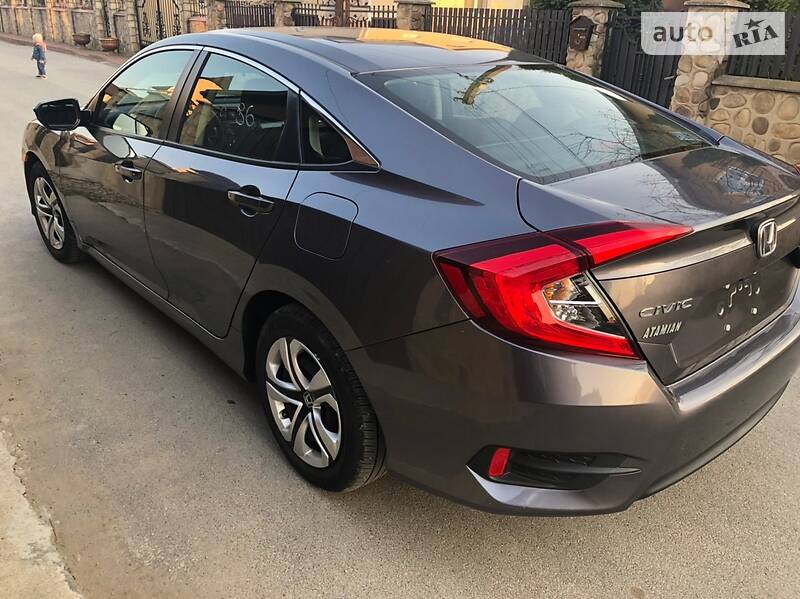 Седан Honda Civic 2018 в Івано-Франківську