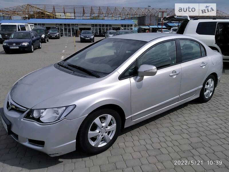 Седан Honda Civic 2007 в Черновцах