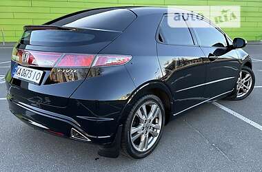 Хэтчбек Honda Civic 2010 в 