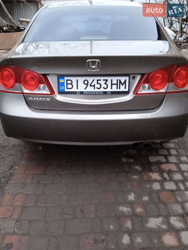 Седан Honda Civic 2007 в Миргороде