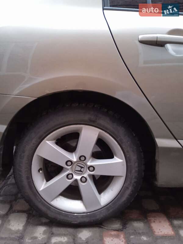 Седан Honda Civic 2007 в Миргороде