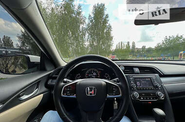 Седан Honda Civic 2016 в Львове