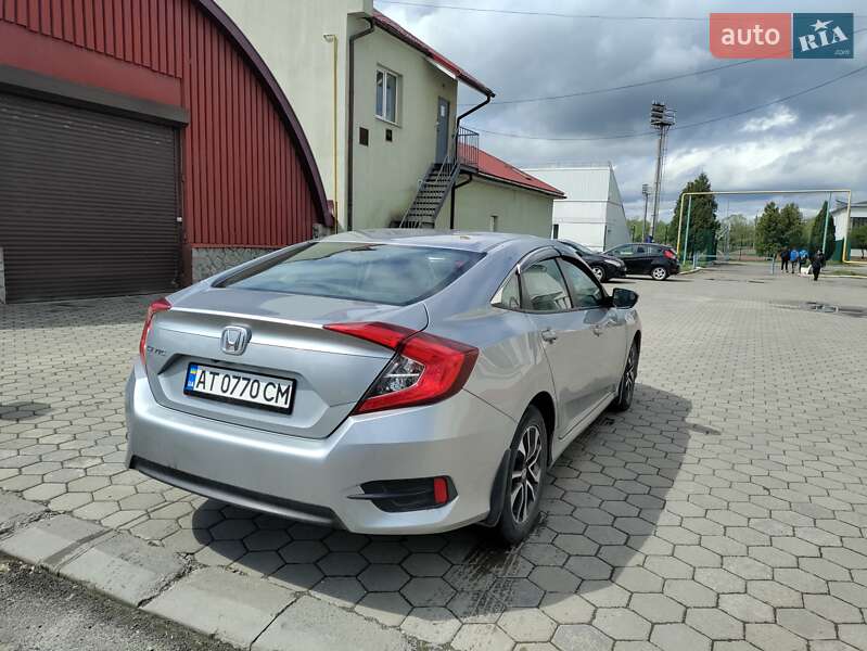 Седан Honda Civic 2017 в Тлумачі
