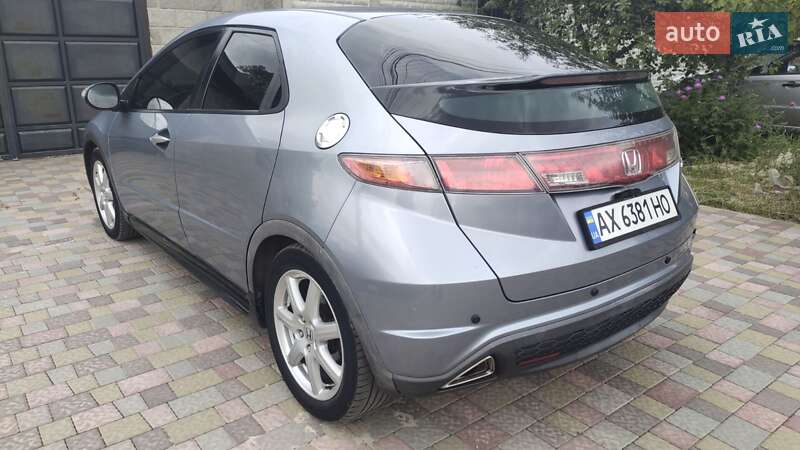 Хэтчбек Honda Civic 2008 в Харькове