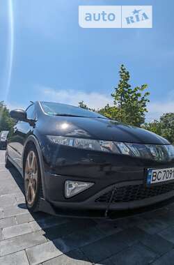 Хэтчбек Honda Civic 2005 в Львове