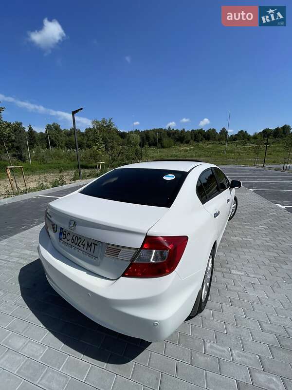 Седан Honda Civic 2012 в Львові