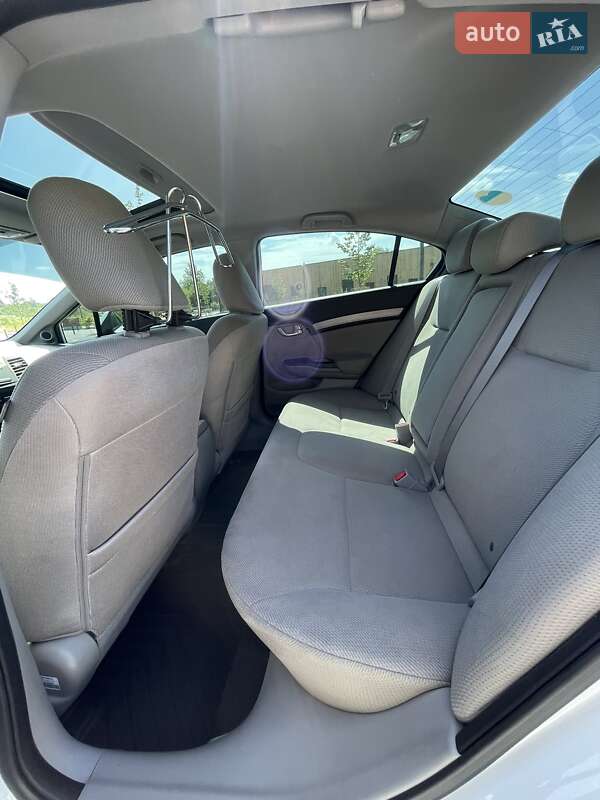 Седан Honda Civic 2012 в Львові
