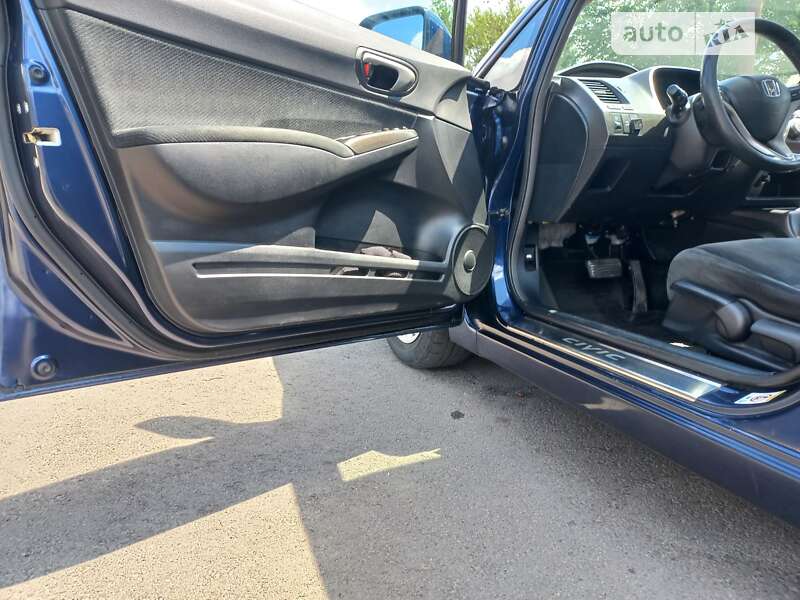 Седан Honda Civic 2009 в Кривом Роге