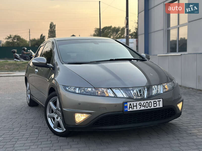 Хэтчбек Honda Civic 2007 в Днепре