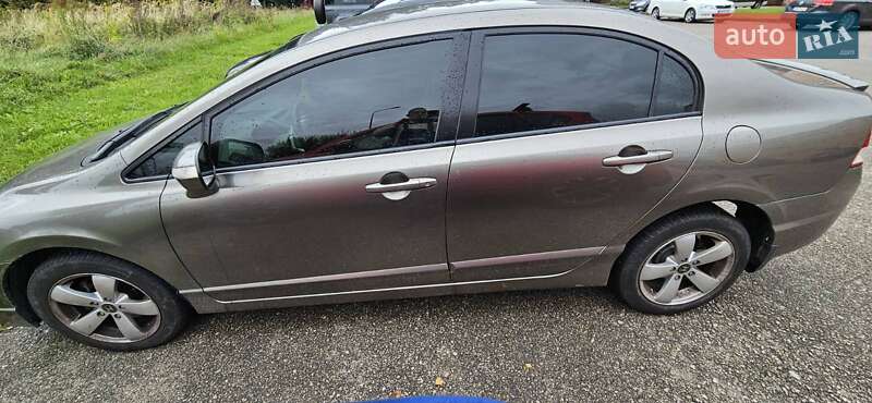 Седан Honda Civic 2008 в Ужгороде