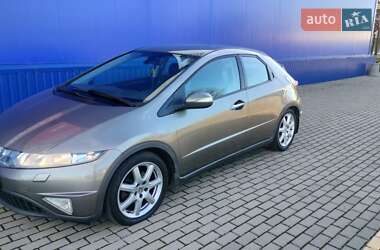 Хэтчбек Honda Civic 2007 в Нововолынске