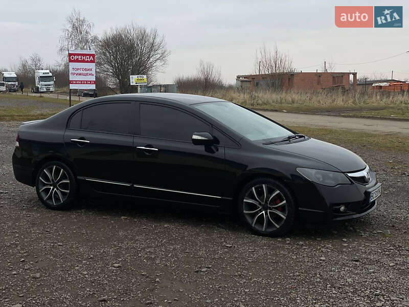 Седан Honda Civic 2009 в Львове