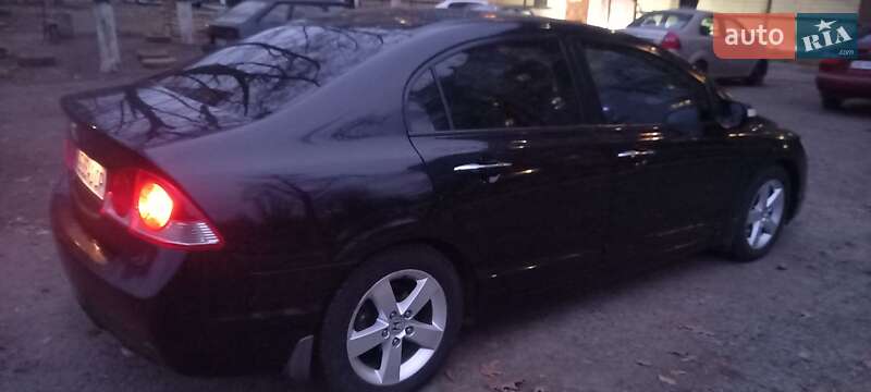Седан Honda Civic 2007 в Кривому Розі
