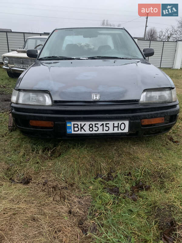 Седан Honda Civic 1991 в Дубно