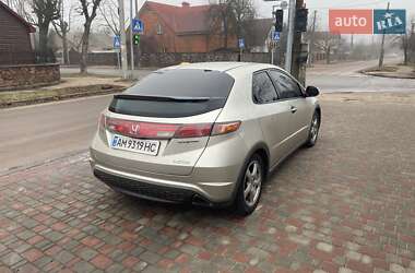 Хэтчбек Honda Civic 2006 в Житомире