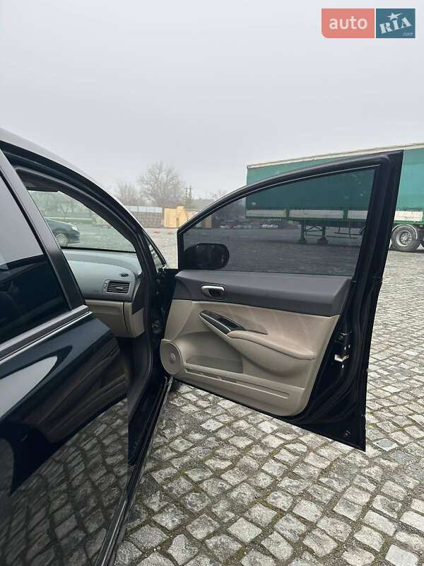 Седан Honda Civic 2009 в Кельменцах