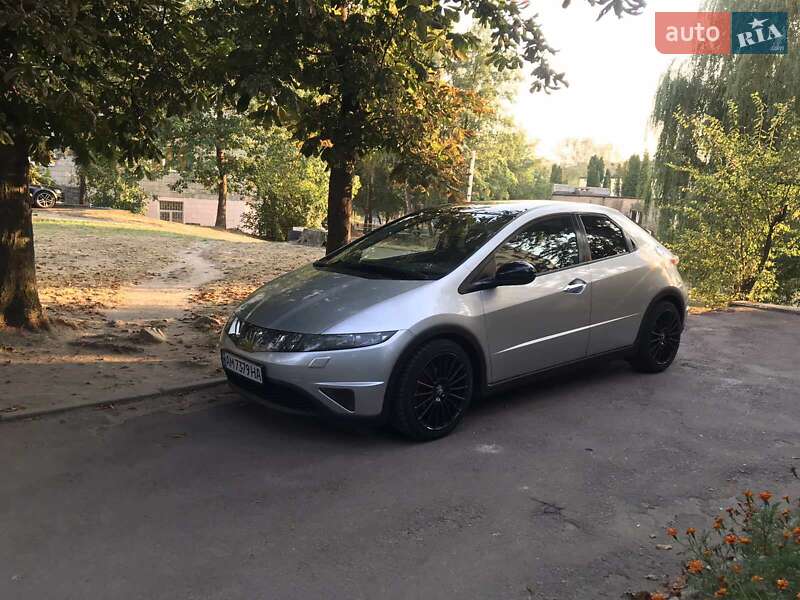 Хэтчбек Honda Civic 2006 в Житомире фото 5 Хэтчбек Honda Civic 2006 в Житомире