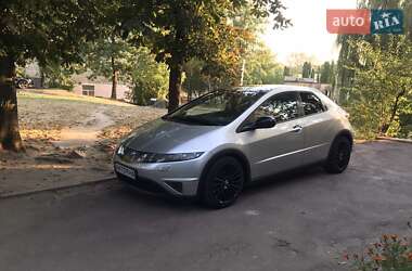 Хэтчбек Honda Civic 2006 в 