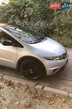 Хэтчбек Honda Civic 2006 в 