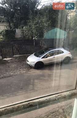 Хэтчбек Honda Civic 2006 в 