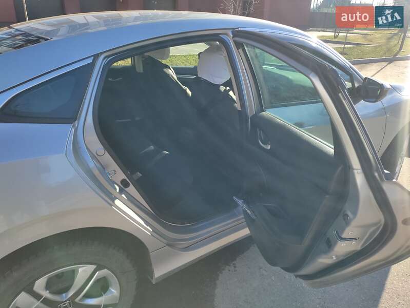 Седан Honda Civic 2017 в Тлумачі