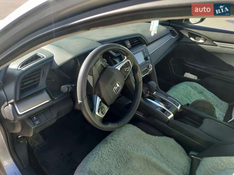 Седан Honda Civic 2017 в Тлумачі
