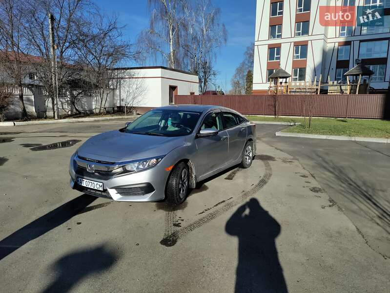 Седан Honda Civic 2017 в Тлумачі