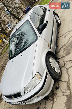 Лифтбек Honda Civic 2000 в Херсоне