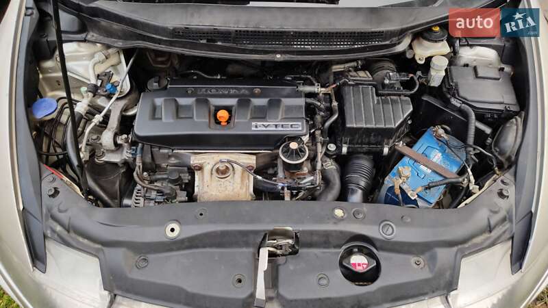 Хэтчбек Honda Civic 2006 в Одессе