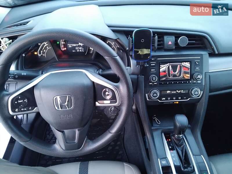 Седан Honda Civic 2016 в Кременчуці