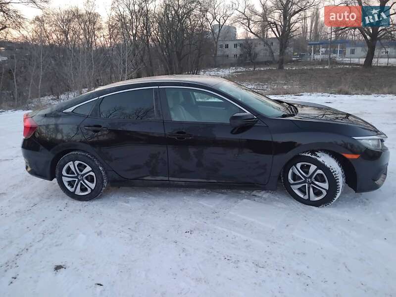 Седан Honda Civic 2016 в Кременчуці