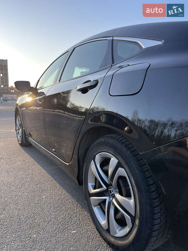 Седан Honda Civic 2018 в Львові