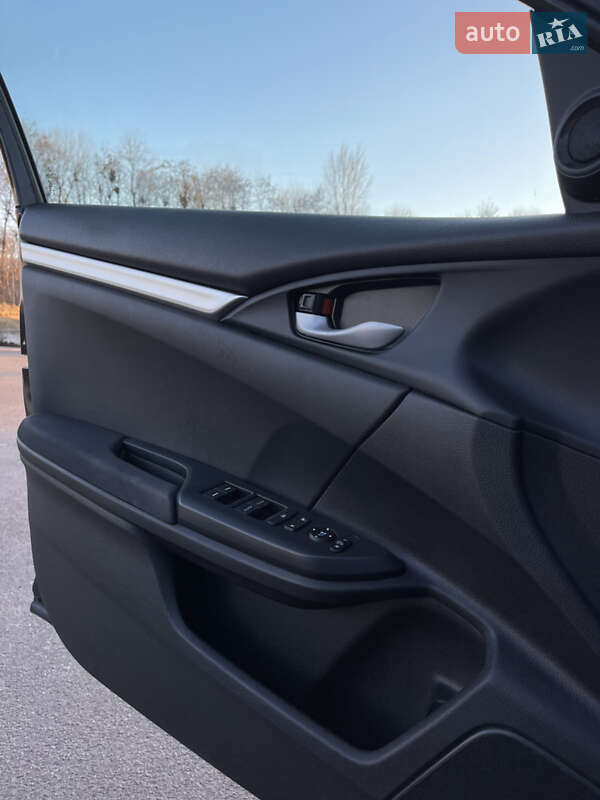 Седан Honda Civic 2018 в Львові