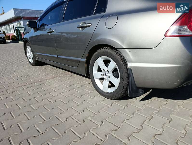 Седан Honda Civic 2008 в Луцке