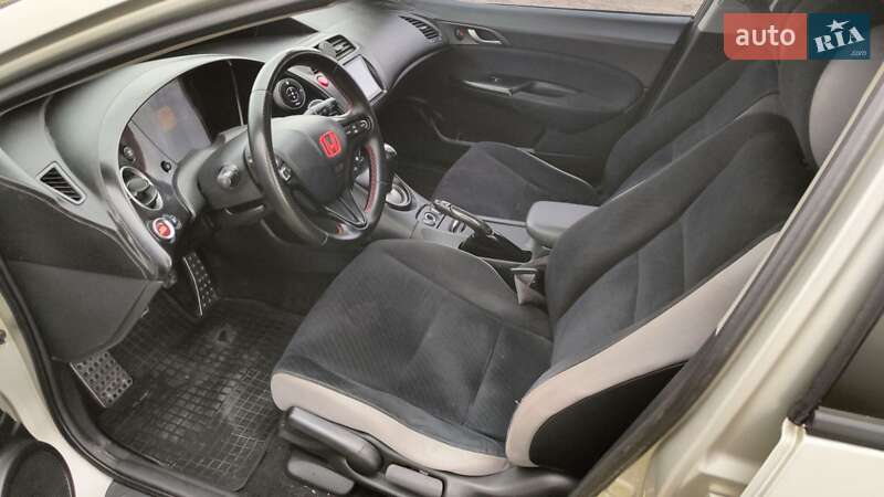 Хэтчбек Honda Civic 2006 в Одессе