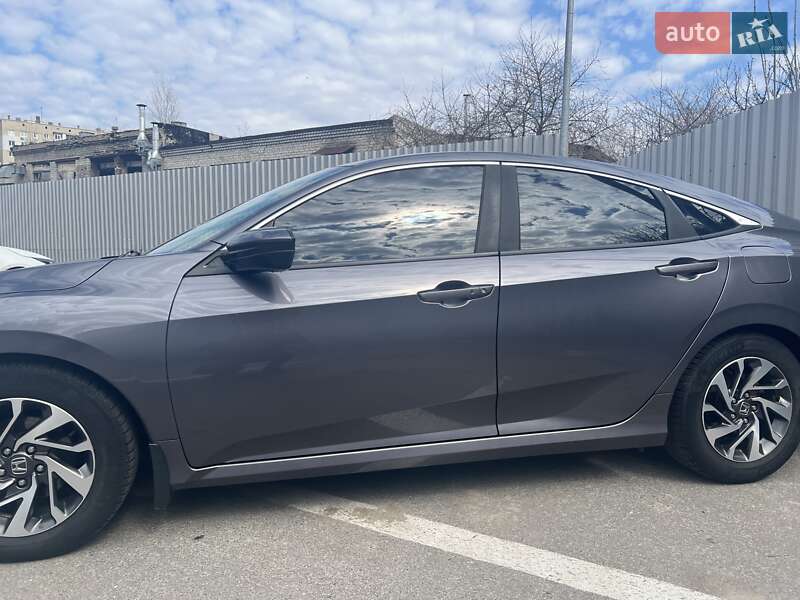 Седан Honda Civic 2018 в Харкові