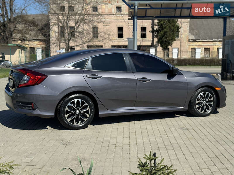 Седан Honda Civic 2017 в Мукачевому