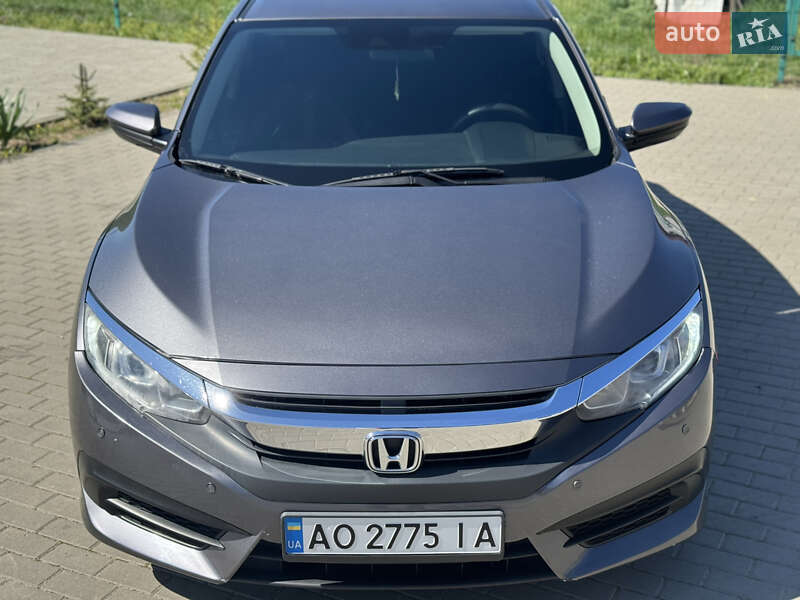 Седан Honda Civic 2017 в Мукачевому