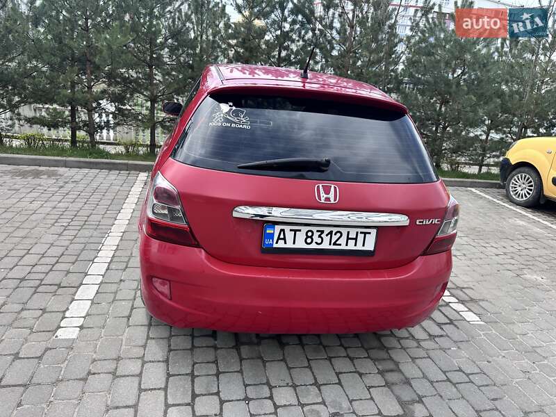 Хэтчбек Honda Civic 2005 в Ивано-Франковске