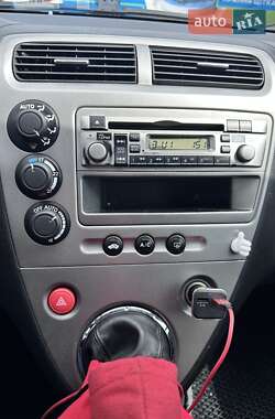 Хэтчбек Honda Civic 2005 в 