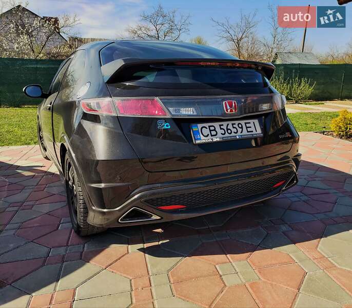 Хэтчбек Honda Civic 2007 в Чернигове