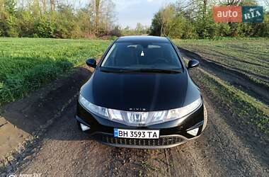 Хэтчбек Honda Civic 2006 в 