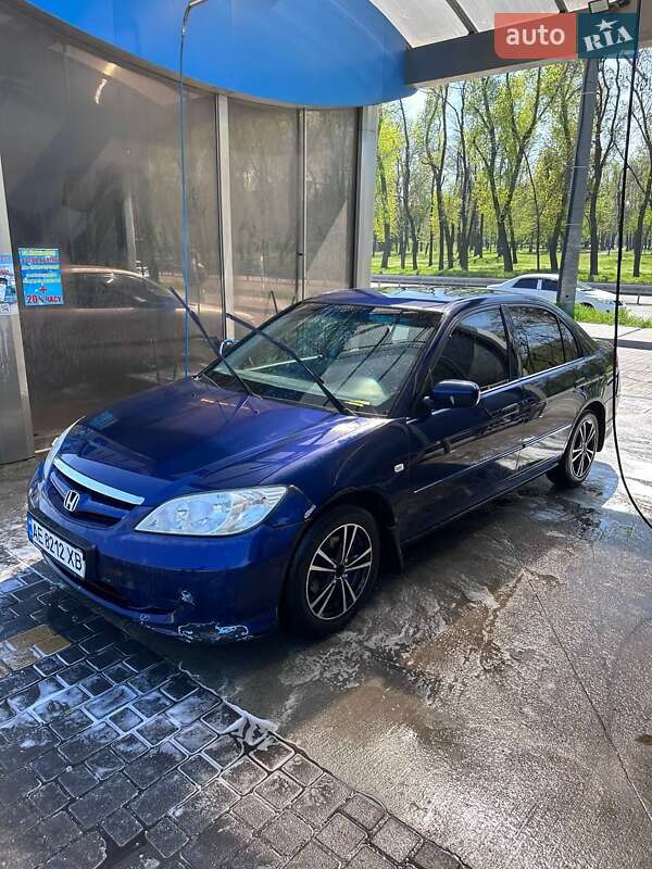 Седан Honda Civic 2004 в Днепре