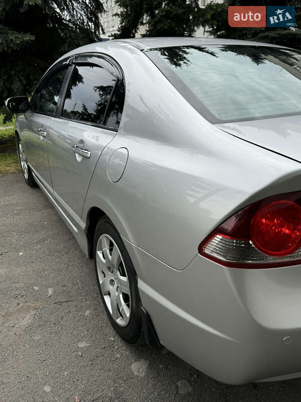 Седан Honda Civic 2006 в Дніпрі