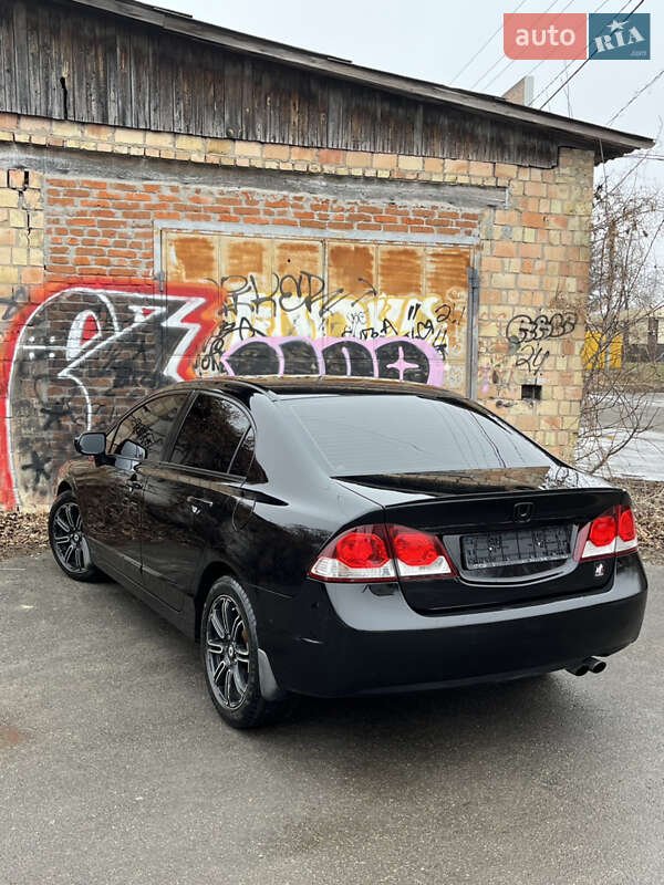 Седан Honda Civic 2009 в Немішаєве