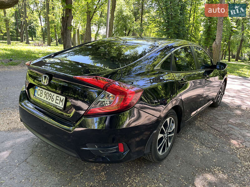Седан Honda Civic 2018 в Чернігові