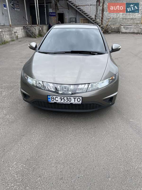 Хэтчбек Honda Civic 2007 в 